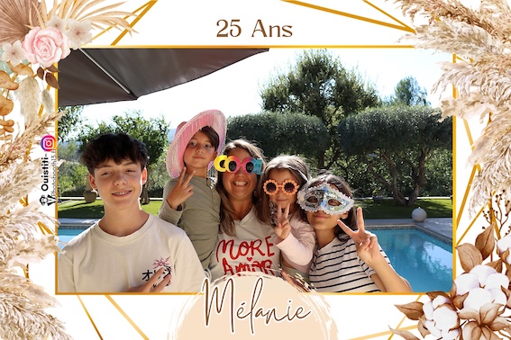 Protégé : Mélanie 25 ans, photobooth à La Destrousse.
