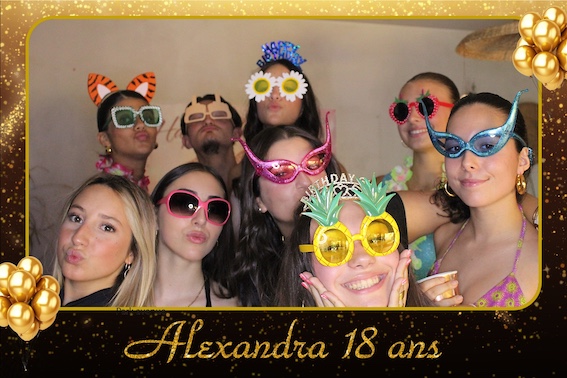 Protégé : 18 ans d’Alexandra, location de photobooth à Aubagne.