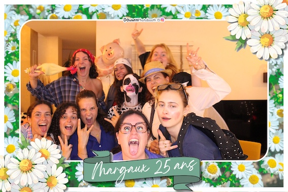 Protégé : 25 ans de Margaux, location de photobooth à Cuges les Pins.