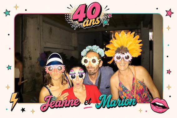 Protégé : 40 ans de Jeanne & Marion, location de photobooth à Marseille.