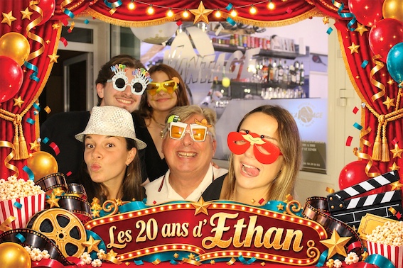 Protégé : 20 ans d’Ethan, location de photobooth à Gémenos.